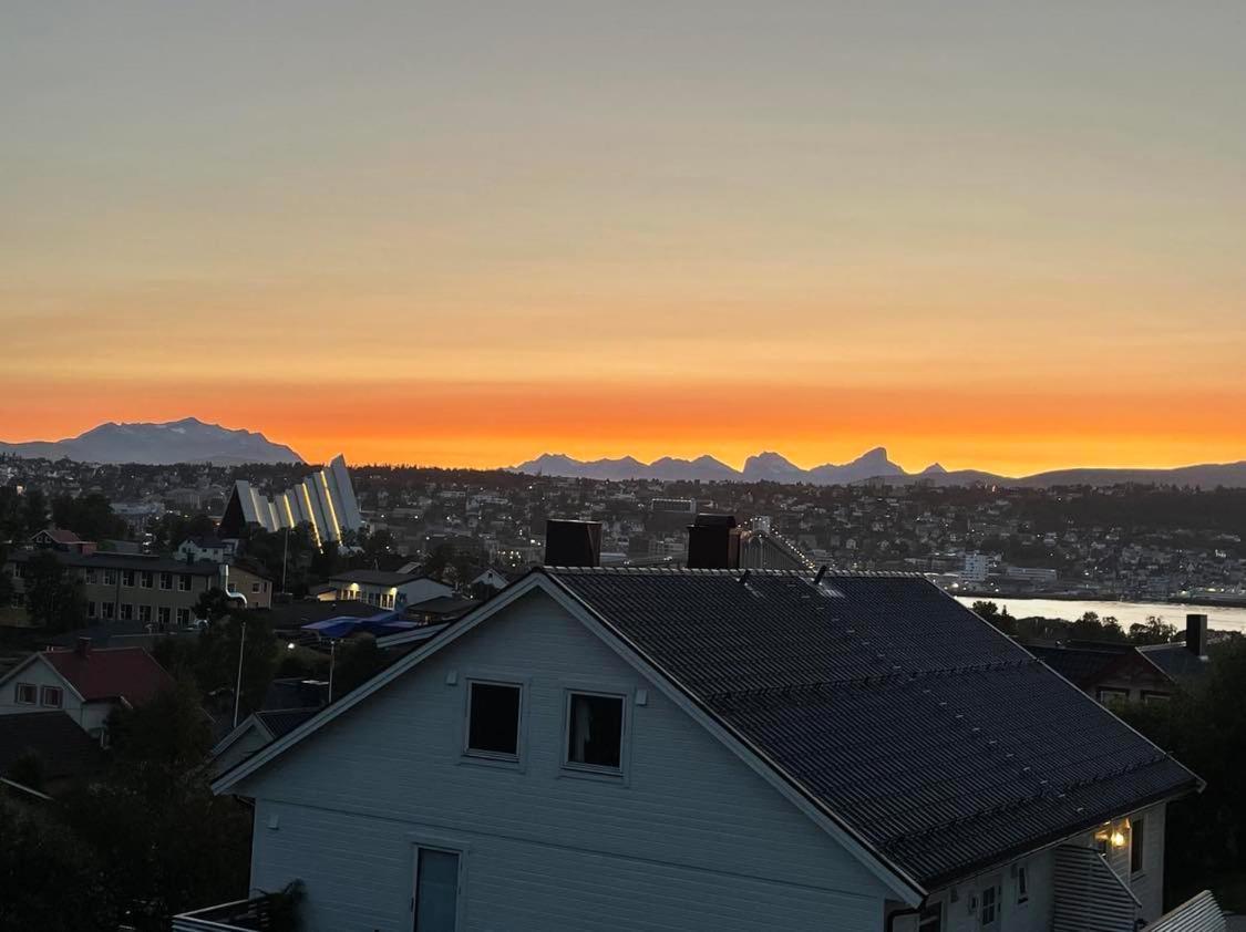 Apartamento Sentral Og Koselig Leilighet Tromsø Exterior foto